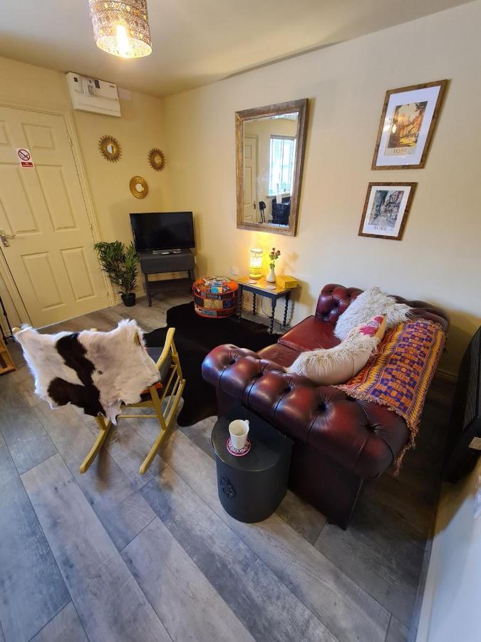 The Shambles By Spires Accommodation A Boho Styled Place To Stay Just 3 Miles From Birches Valley Visitors Centre Cannock Chase Rugeley Exterior photo